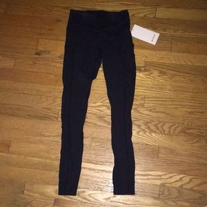 Unworn Lululemon black Fast and Free HR Tights 28”